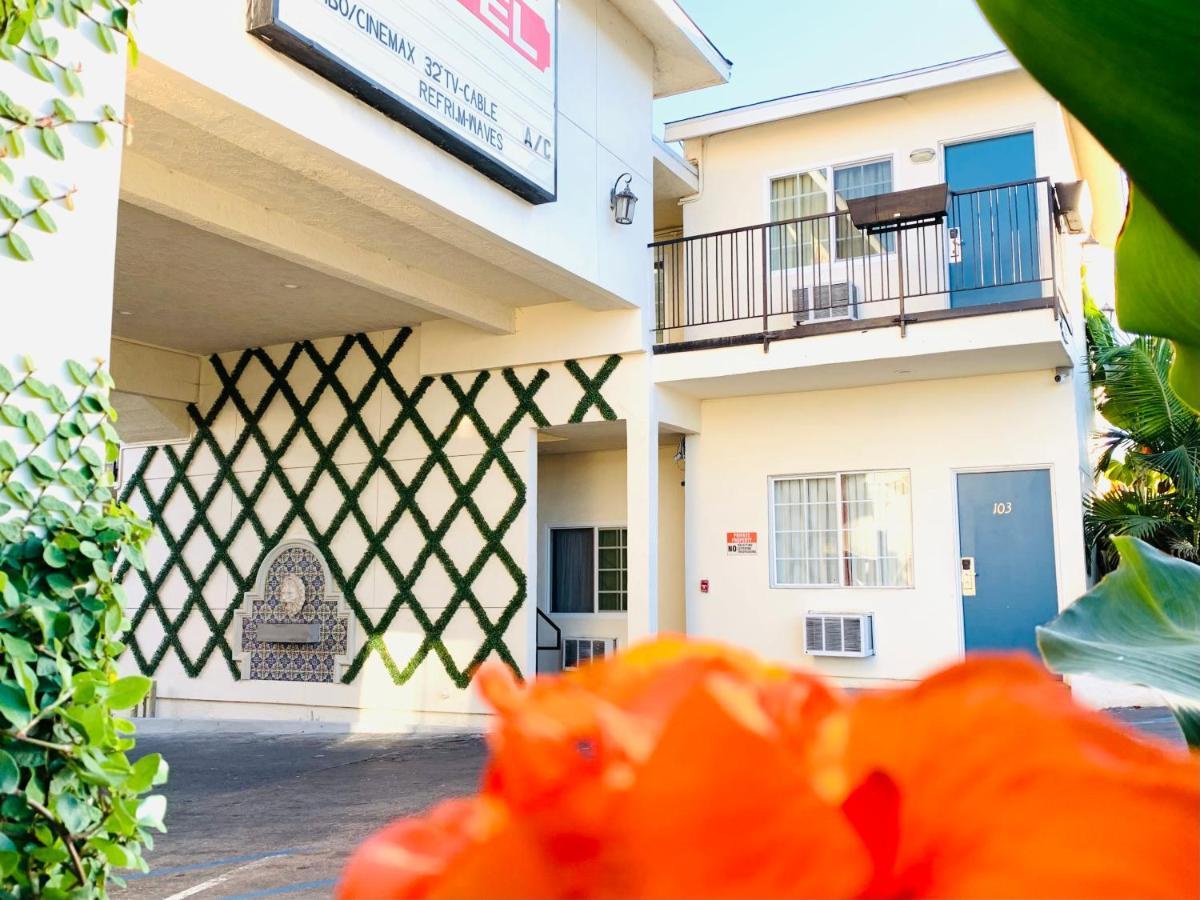 Hotel Villa Serena El Cajon Bagian luar foto